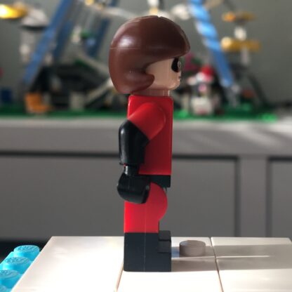 LEGO Mrs. Incredible Elastigirl Minifigure - Image 5