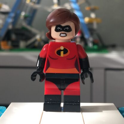 LEGO Mrs. Incredible Elastigirl Minifigure - Image 3