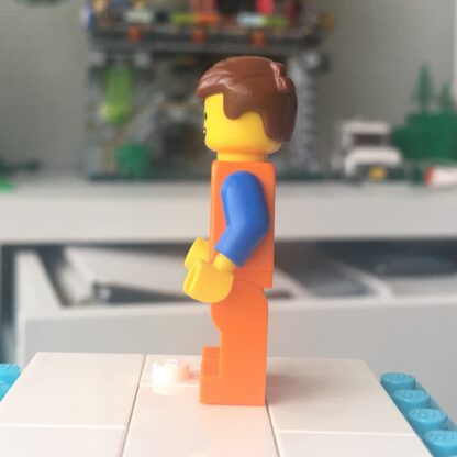 The LEGO Movie 2 Minifigure Star-Stuck Emmet - Image 4