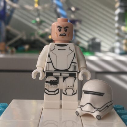 LEGO Star Wars First Order Flametrooper  Minifigure - Image 2