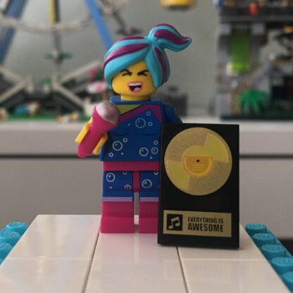 LEGO Flashback Lucy Minifigure