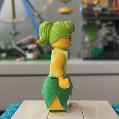 The LEGO Movie 2 Hula Lula Minifigure - Image 5