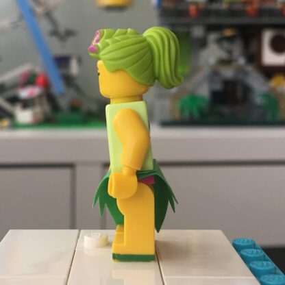 The LEGO Movie 2 Hula Lula Minifigure - Image 4