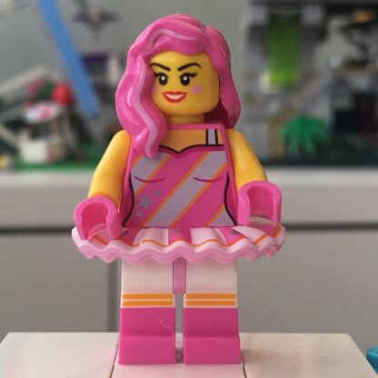 The LEGO Movie 2 Minifigure Candy Rapper - Image 4