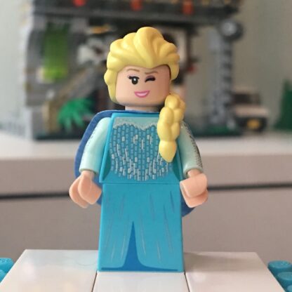 LEGO Disney Series 2 Elsa Minifigure - Image 6