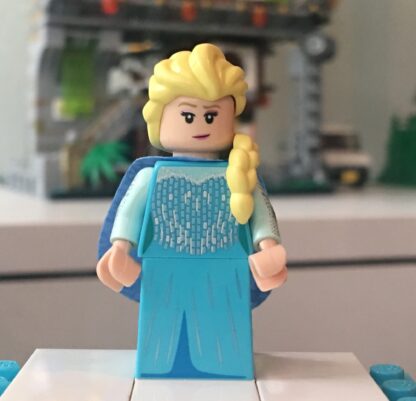 LEGO Disney Series 2 Elsa Minifigure - Image 3