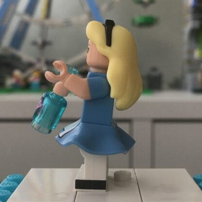 LEGO Disney Series 1 Alice in Wonderland Minifigure - Image 4