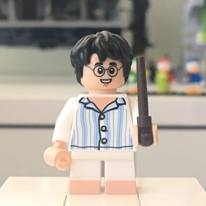 LEGO Harry Potter in Pajamas Minifigure - Image 5