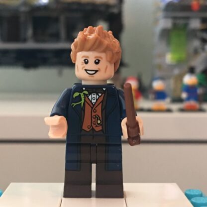 LEGO Newt Scamander Minifigure - Image 4