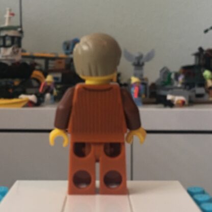 LEGO Mr Clarke Minifigure - Image 6