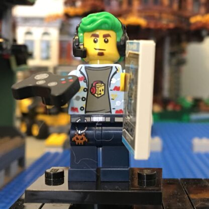 LEGO Video Gamer Minifigure