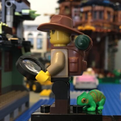 LEGO 71025 CMF Series 19 Jungle Explorer Minifigure - Image 3