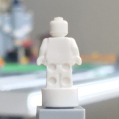 LEGO Trophy or nanofigure - monochrome White - Image 2