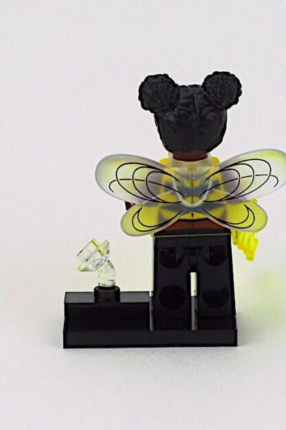 LEGO 71026 Bee Queen DC Minifigure - Image 5