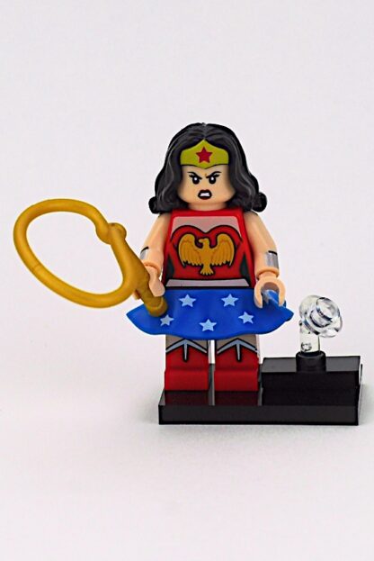 LEGO 71026 Wonder Woman (Classic) DC Minifigure - Image 4