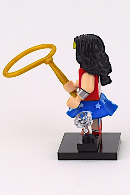 LEGO 71026 Wonder Woman (Classic) DC Minifigure - Image 2