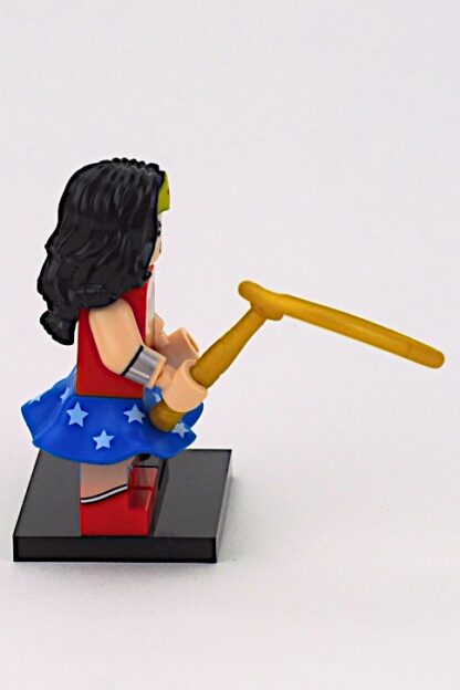 LEGO 71026 Wonder Woman (Classic) DC Minifigure - Image 5