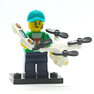 LEGO 71027 CMF 20 Drone Pilot 1