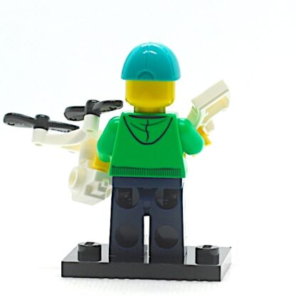 LEGO 71027 CMF 20 Drone Pilot - Image 3