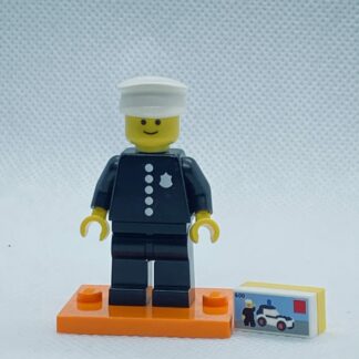 LEGO 71021 CMF Series 18 Minifigures 1978 Classic Police Officer