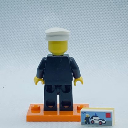 LEGO 71021 CMF Series 18 Minifigures 1978 Classic Police Officer - Image 2