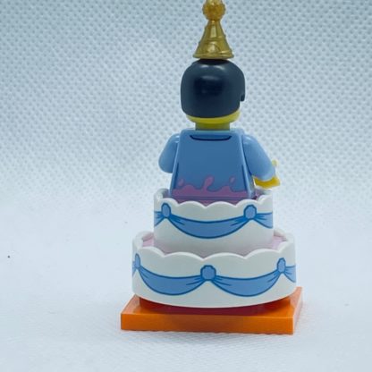 LEGO 71021 CMF Series 18 Minifigures Cake Guy - Image 3