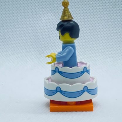 LEGO 71021 CMF Series 18 Minifigures Cake Guy - Image 2