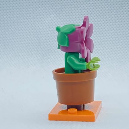 LEGO 71021 CMF Series 18 Minifigures Flowerpot Girl - Image 4