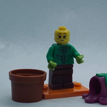 LEGO 71021 CMF Series 18 Minifigures Flowerpot Girl - Image 2