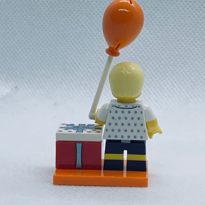 LEGO 71021 CMF Series 18 Minifigures Birthday Party Boy - Image 3