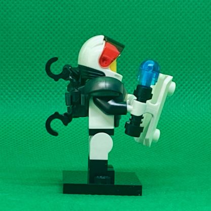 LEGO 71029 CMF Series 21 Minifigures Space Police Guy - Image 4