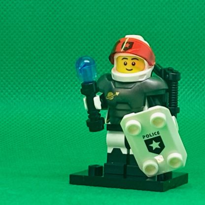 LEGO 71029 CMF Series 21 Minifigures Space Police Guy - Image 3