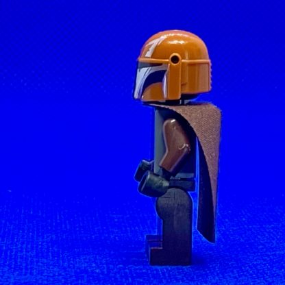 LEGO Star Wars Minifigure Mandalorian Tribe Warrior - Male, Dark Brown Cape, Dark Orange Helmet - Image 2