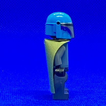 LEGO Star Wars Minifigure Mandalorian Tribe Warrior - Male, Olive Green Cape, Dark Azure Helmet - Image 4