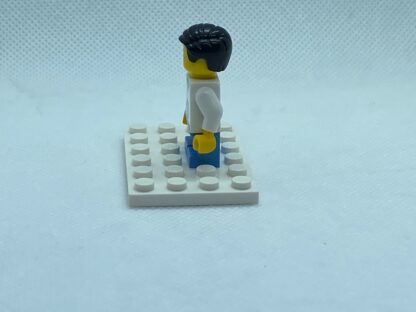 LEGO Minifigure Dragon Boat Race Child Spectator - Image 4