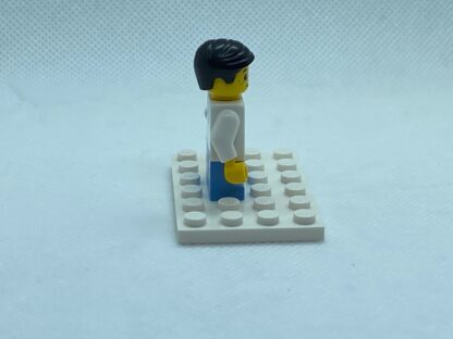 LEGO Minifigure Dragon Boat Race Child Spectator - Image 2