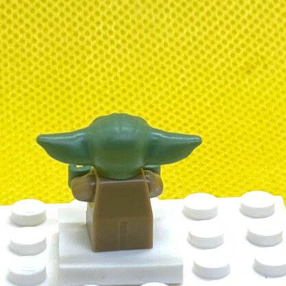 LEGO Star Wars Minifigure Grogu / The Child / Baby Yoda - Image 3