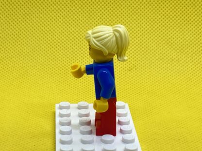 LEGO Ice Cream Vendor Minifigure - Image 4