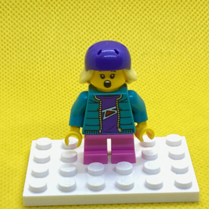 LEGO Minifigure Skater Girl