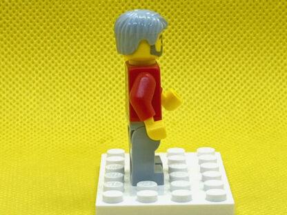 LEGO Man with grey hair and beard Minifigure - Image 3