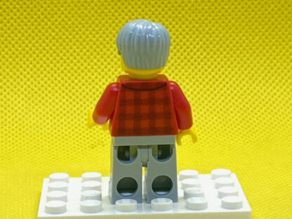 LEGO Man with grey hair and beard Minifigure - Image 4