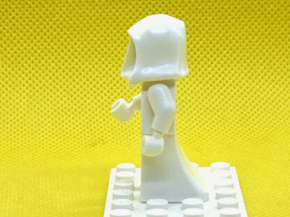 LEGO Minifigure Ghost with White Hood and White Lower Body Skirt - Image 4