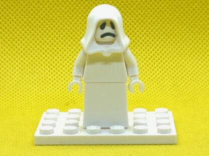 LEGO Minifigure Ghost with White Hood and White Lower Body Skirt - Image 5