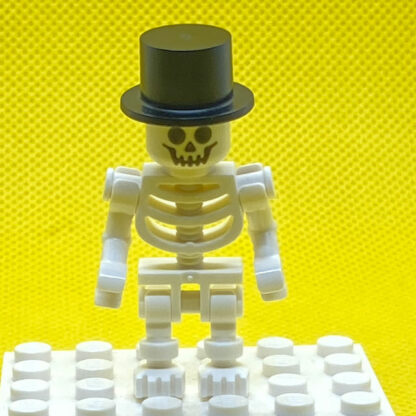 LEGO Minifigure Skeleton with Standard Skull, Black Top Hat