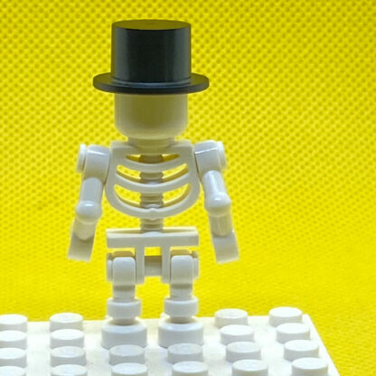 LEGO Minifigure Skeleton with Standard Skull, Black Top Hat - Image 3