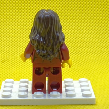 LEGO Ms. Santos Minifigure - Image 3