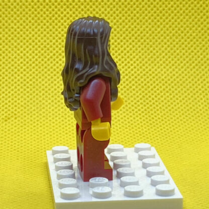 LEGO Ms. Santos Minifigure - Image 2