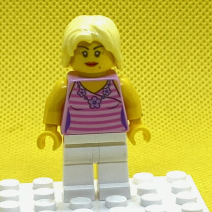 LEGO Mom Minifigure In a Pink Top - Image 3