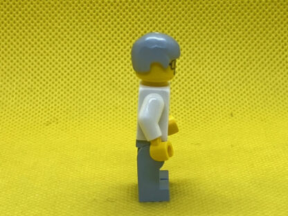 LEGO Veterinarian Minifigure - Image 4