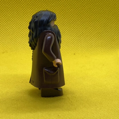 USED Minifiugre LEGO Harry Potter Rubeus Hagrid, Dark Brown Topcoat with Buttons (Light Nougat Version with Movable Hands) - Image 2